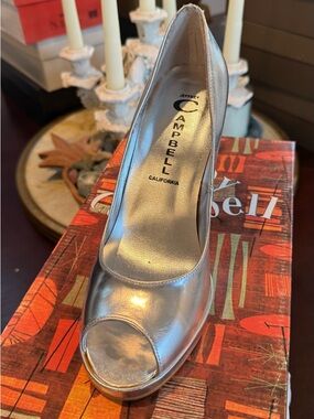 Jeffrey Campbell Metallic Silver Peep-Toe Pump